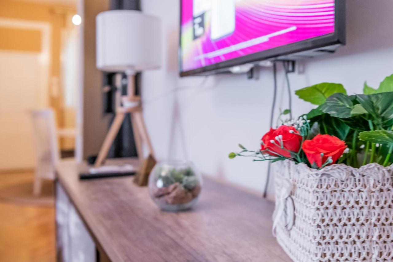 Neimar Apartment With Great Wi-Fi And Free Parking Belgrad Exteriör bild